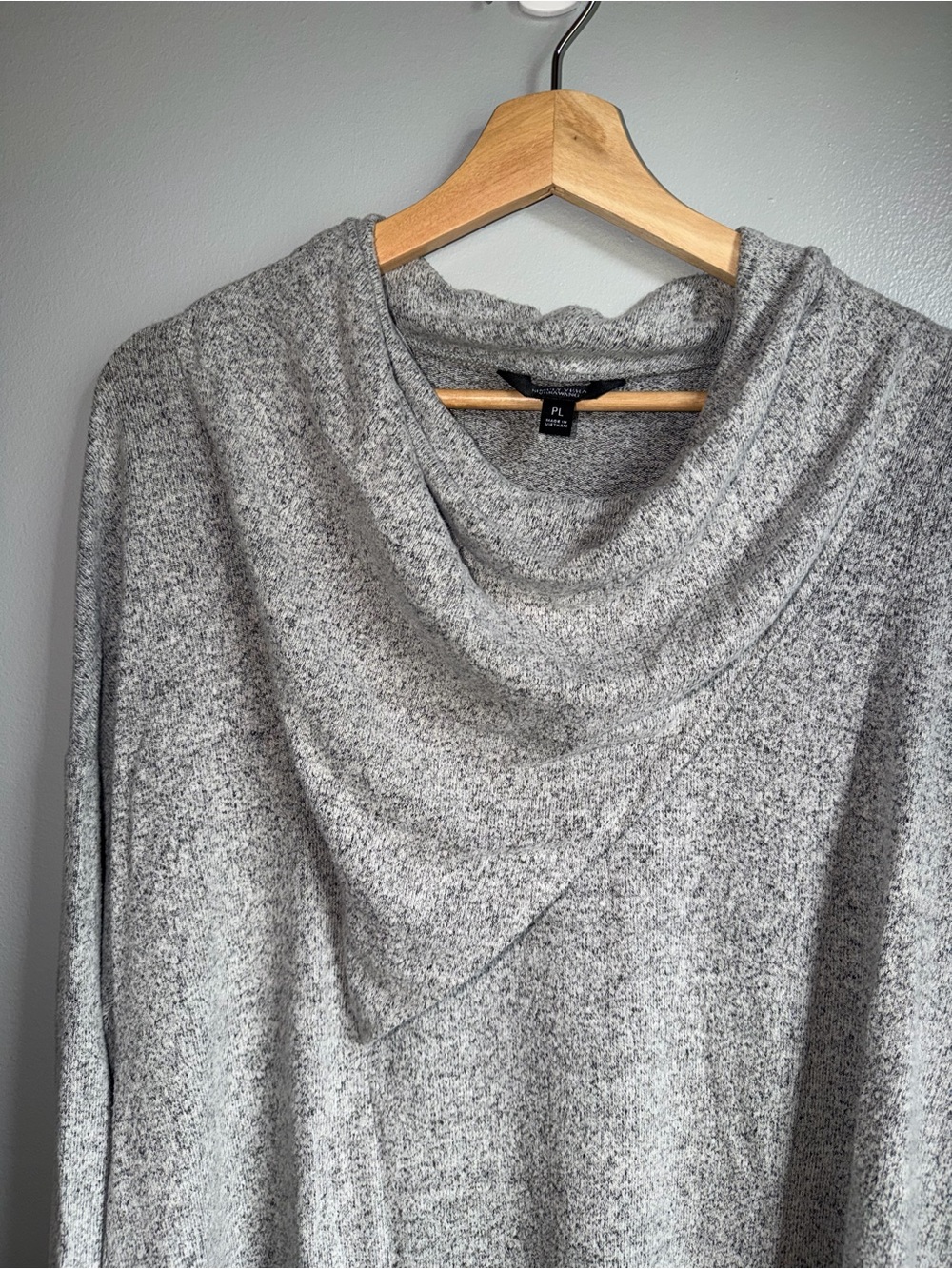 Simply Vera Wang Sweater PL Gray Cowl Neck Soft Knit Petite Large Top - Picture 5 of 8